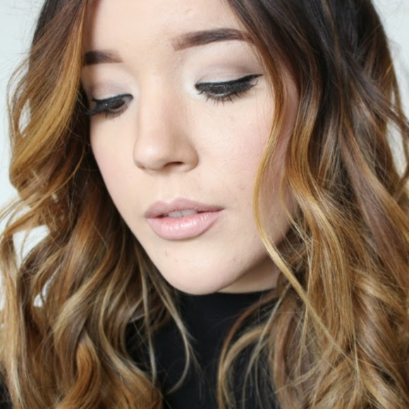 🌟LE🌟MAC X Cinderella Collection Lustre Lipstick in Free As A Butterfly - Picture 10 of 14